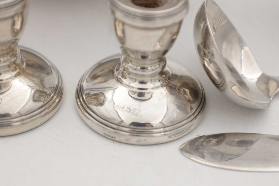 A COLLECTION OF SILVER TABLEWARE - 3