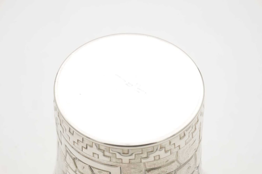 AN EARLY 20TH CENTURY PERUVIAN SILVER VASE BY CAMUSSO, LIMA - 6