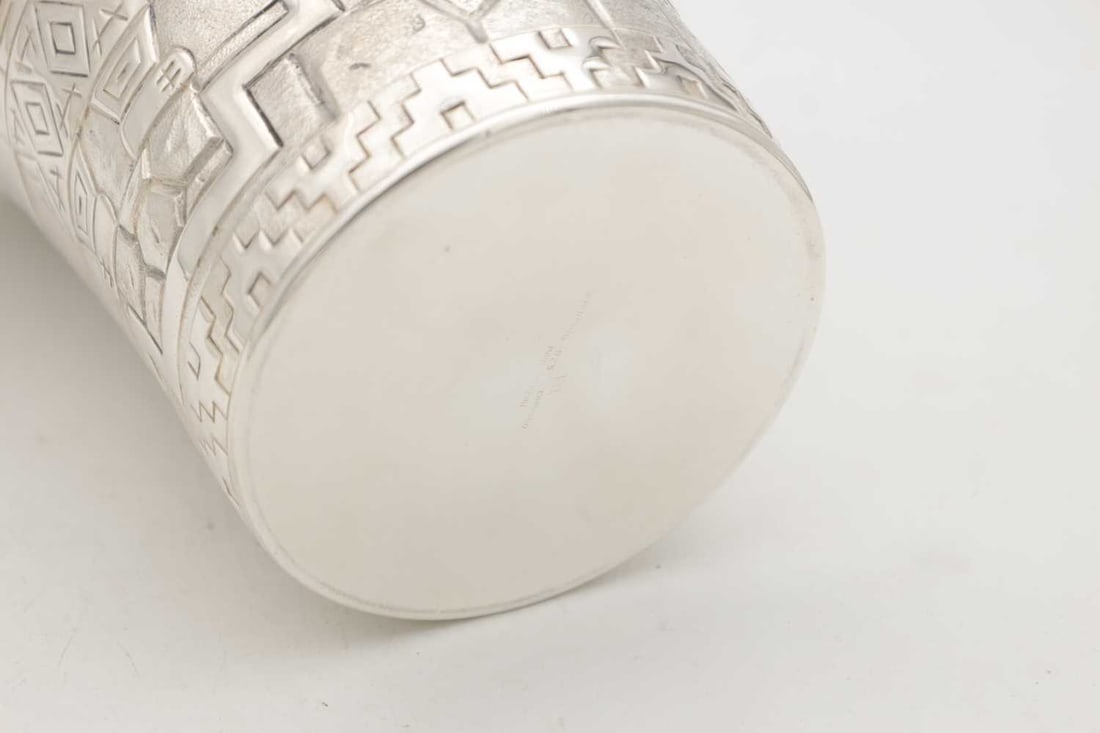 AN EARLY 20TH CENTURY PERUVIAN SILVER VASE BY CAMUSSO, LIMA - 7
