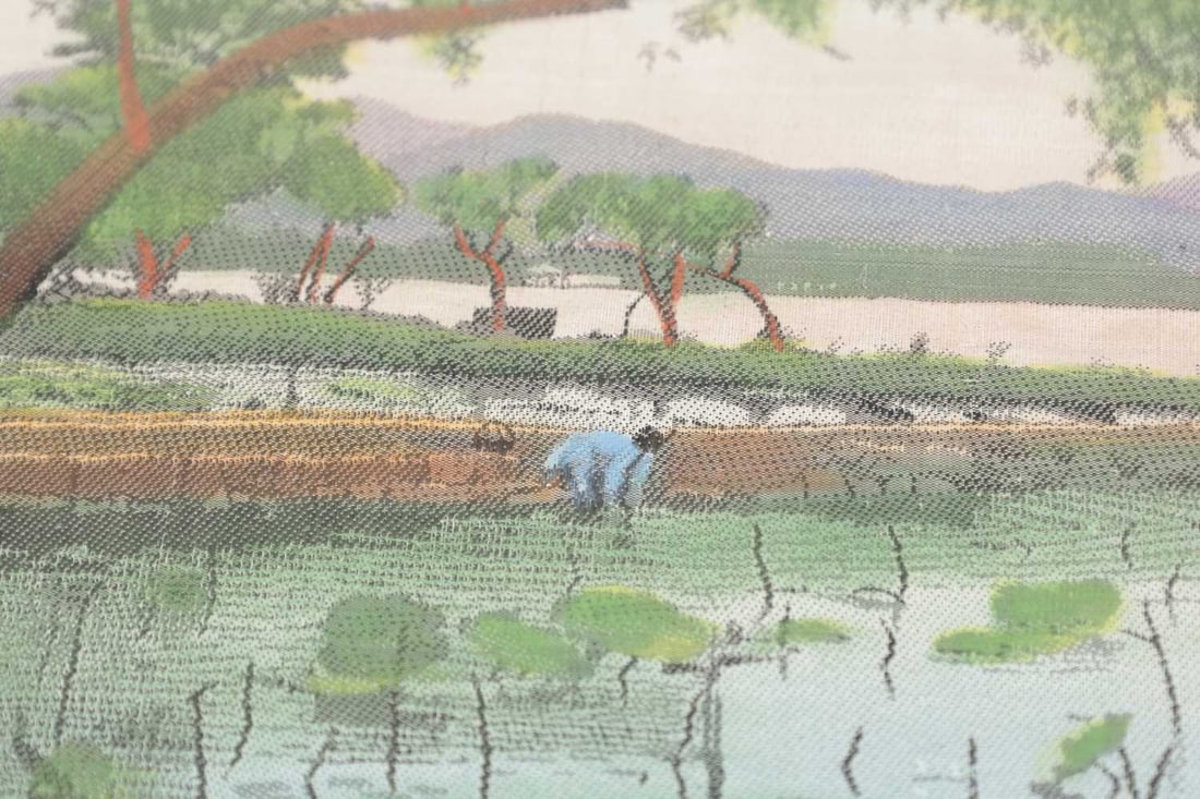 A 19TH/20TH CENTURY CHINESE WOVEN SILK PICTURE OF WEST LAKE HANGZHOU - 2