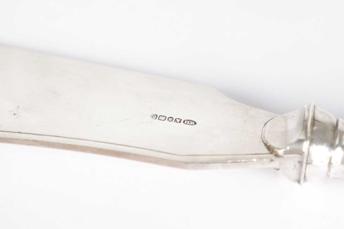 A SET OF VICTORIAN ENGLISH SILVER AND STAG HORN FISH SERVERS - 7