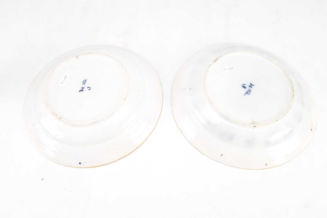 A PAIR OF EARLY 18TH CENTURY DUTCH DELFTWARE BLUE AND WHITE CHARGERS - 6