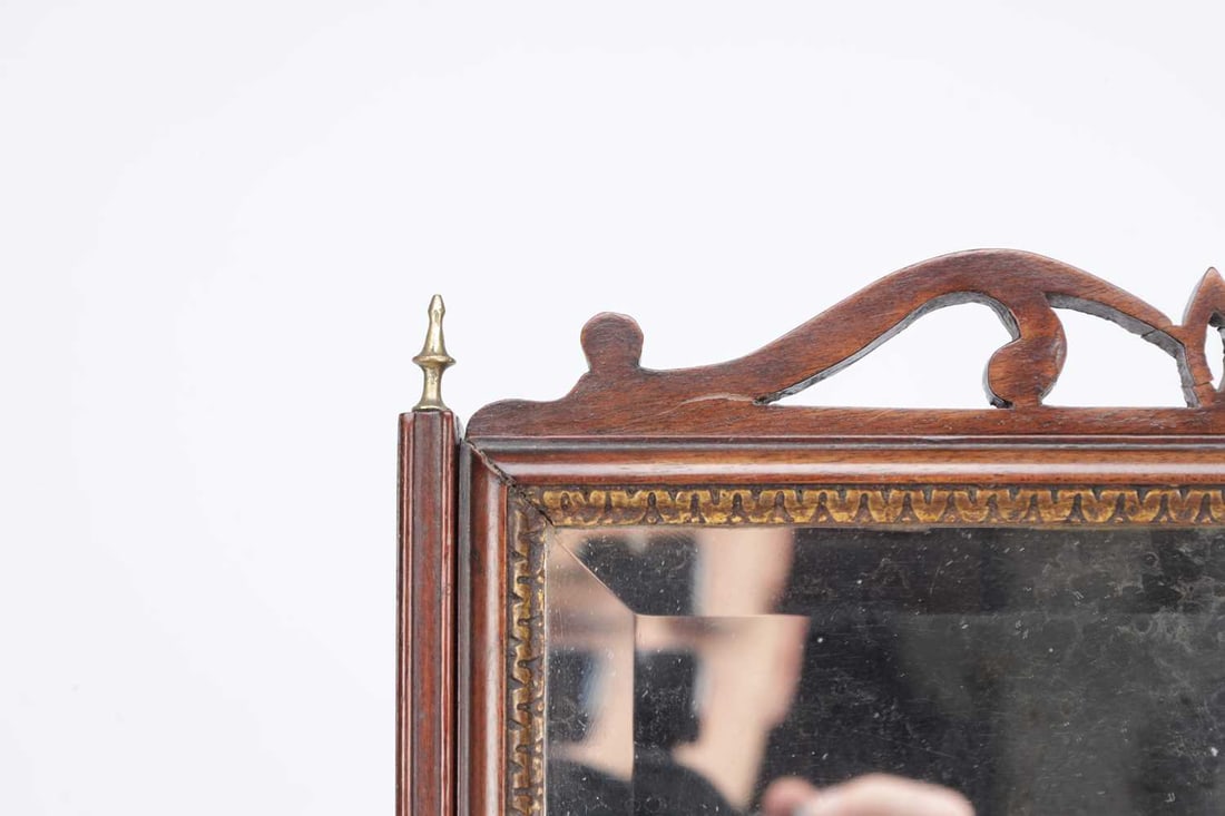 A REGENCY MAHOGANY TOILET MIRROR GILLOWS STYLE WITH SERPENTINE BASE - 2