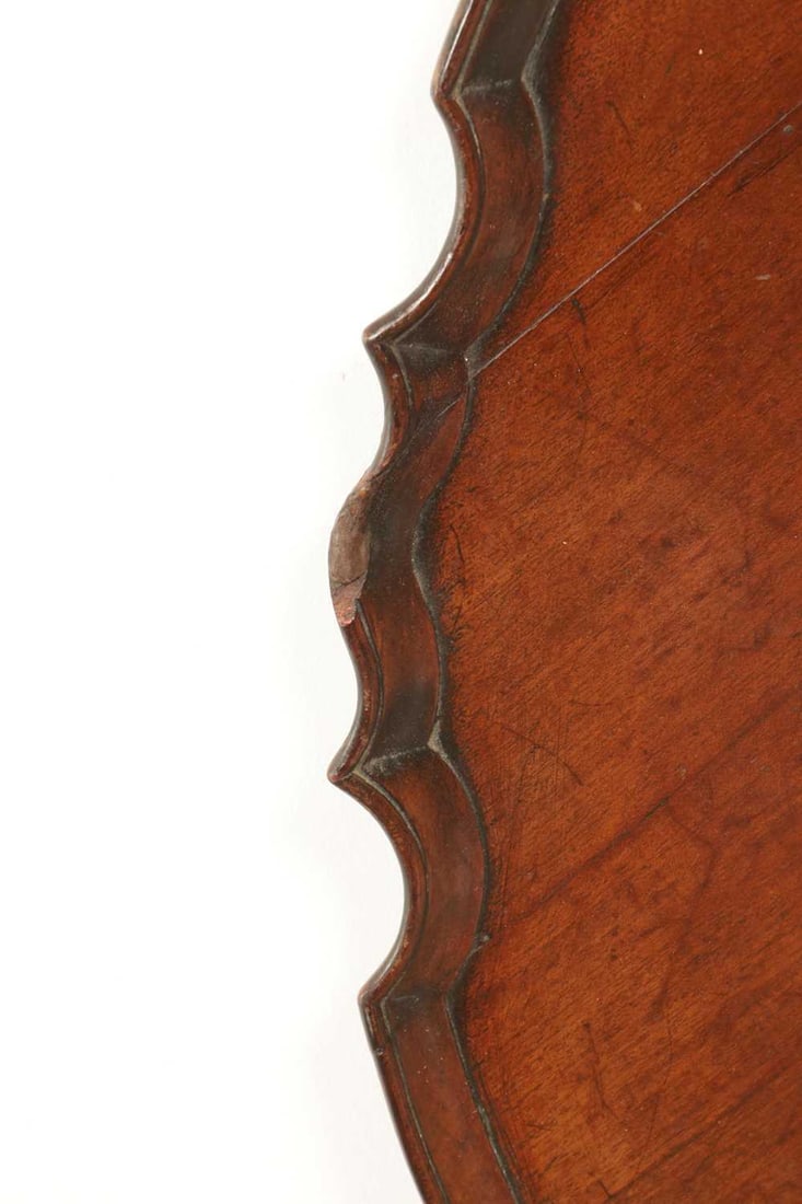 A LARGE GEORGE III MAHOGANY CIRCULAR TRAY - 6