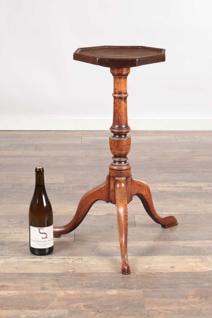 AN 18TH CENTURY WALNUT WINE TABLE WITH OCTAGONAL TOP - 3
