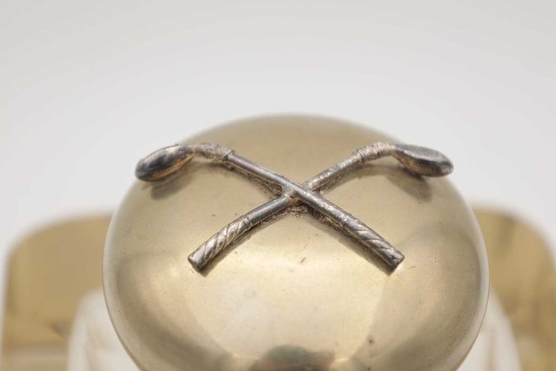 A VICTORIAN CUT GLASS INKWELL WITH DOMED METAL COVER APPLIED WITH CROSSED GOLF CLUBS - 2