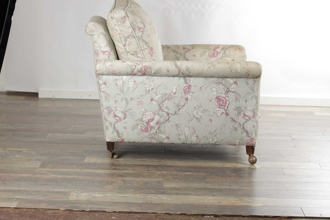 HOWARD & SONS LTD. LONDON, NO84, A 20TH CENTURY UPHOLSTERED ARMCHAIR - 3