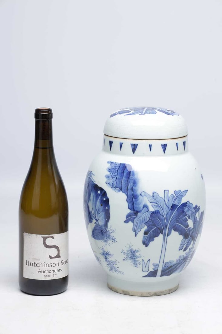 A CHINESE BLUE AND WHITE PORCELAIN JAR AND COVER - 5