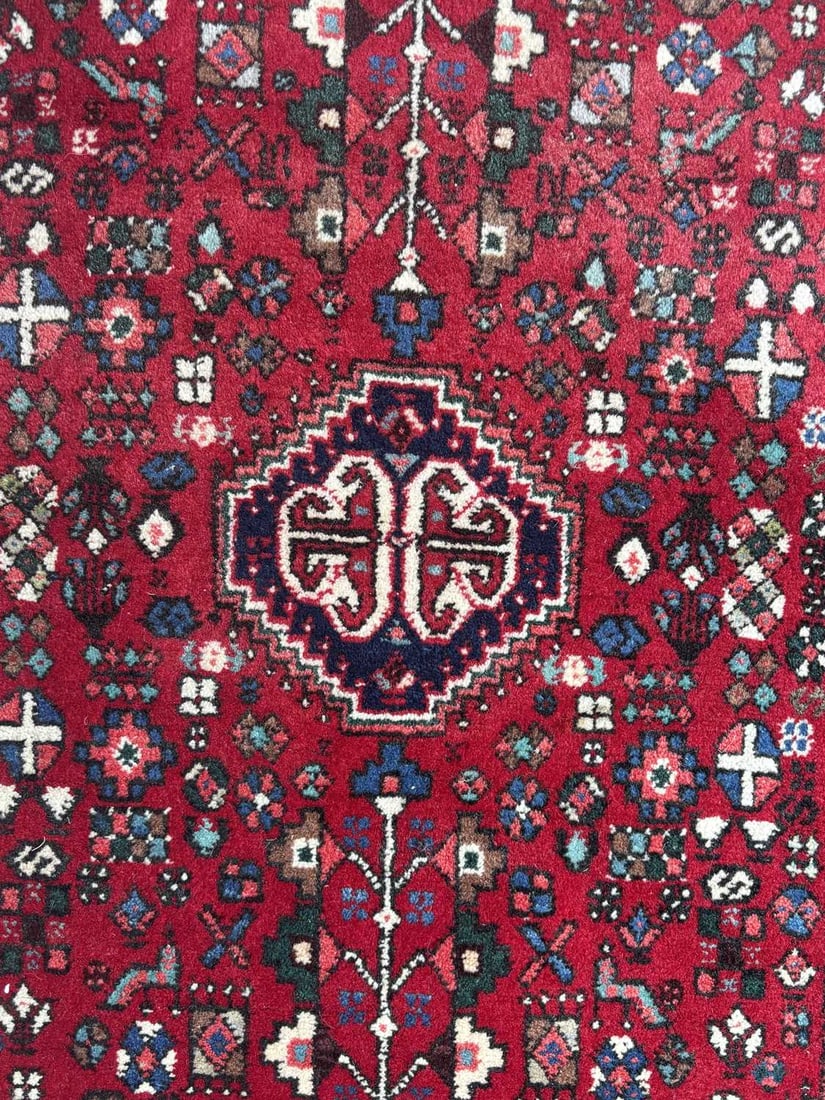 A HAND-KNOTTED PERSIAN WOOL RUG - 4
