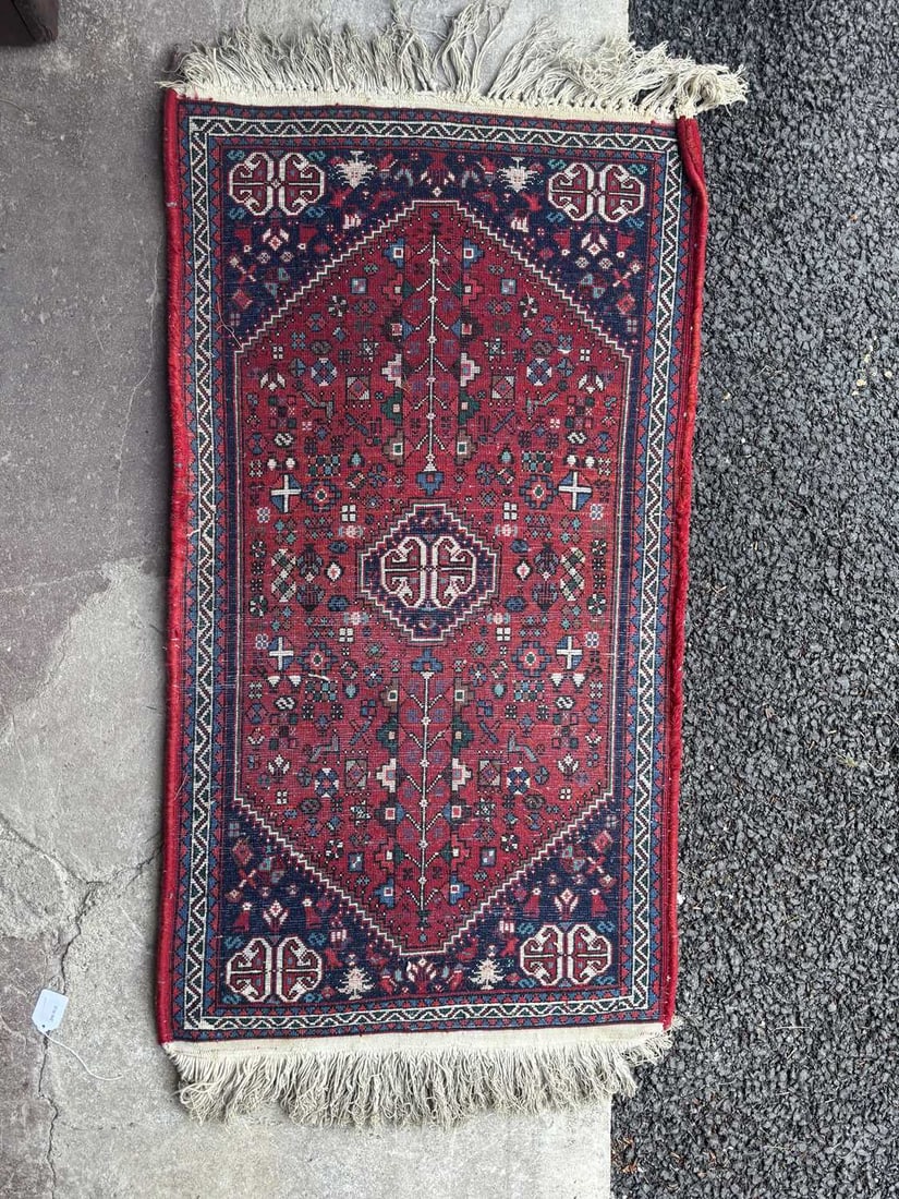 A HAND-KNOTTED PERSIAN WOOL RUG - 7