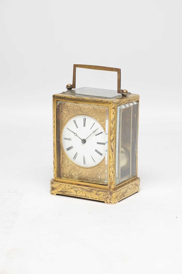 A 19TH CENTURY FRENCH ENGRAVED GILT-BRASS ONE-PIECE CASE STRIKING CARRIAGE CLOCK - 2