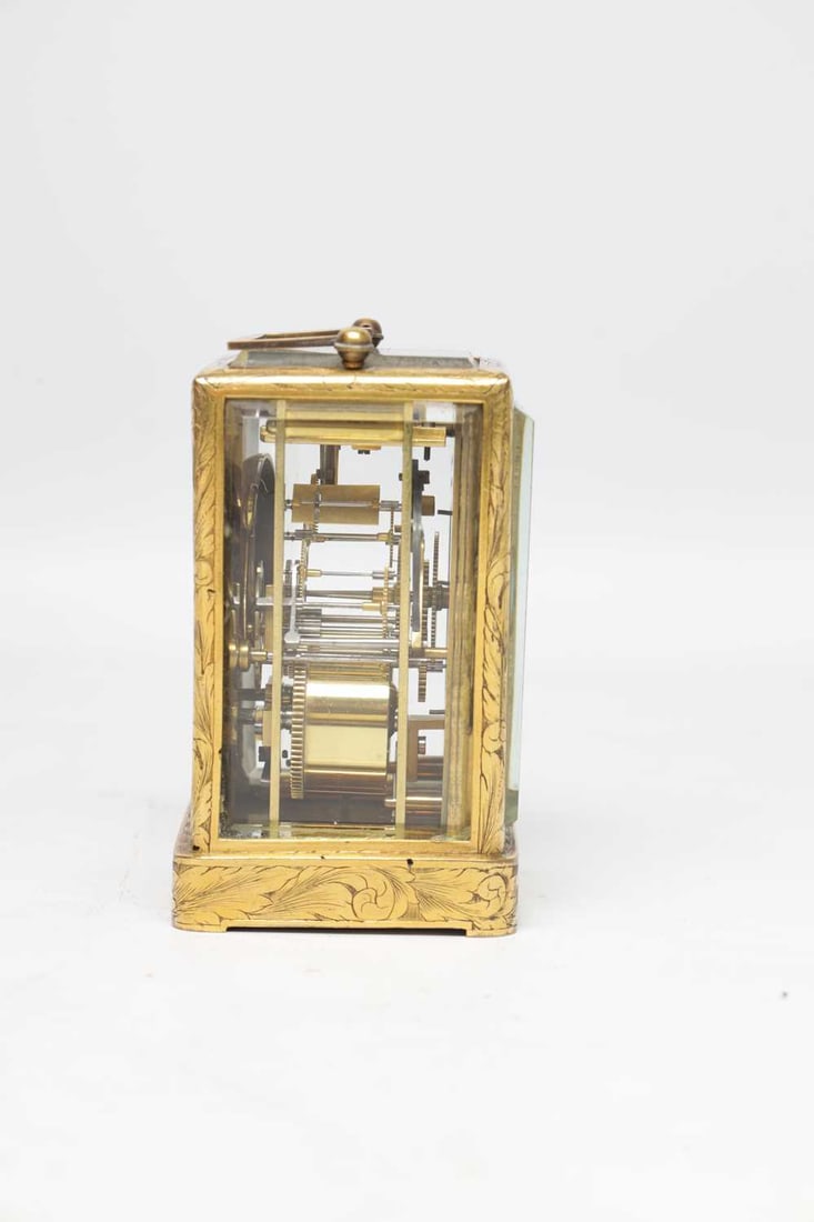 A 19TH CENTURY FRENCH ENGRAVED GILT-BRASS ONE-PIECE CASE STRIKING CARRIAGE CLOCK - 6