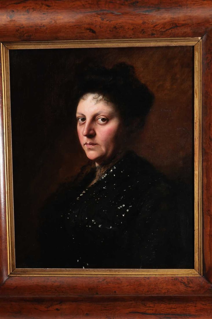 AN EDWARDIAN OIL ON CANVAS PORTRAIT OF A LADY SET IN A REGENCY BURR OAK FRAME - 2