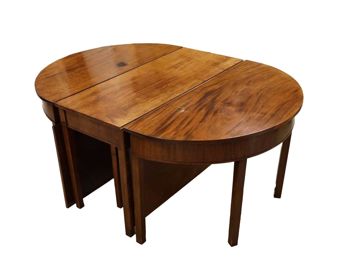 A 18TH CENTURY MAHOGANY D-END EXTENDING DINING TABLE WITH TWO LEAVES - 2
