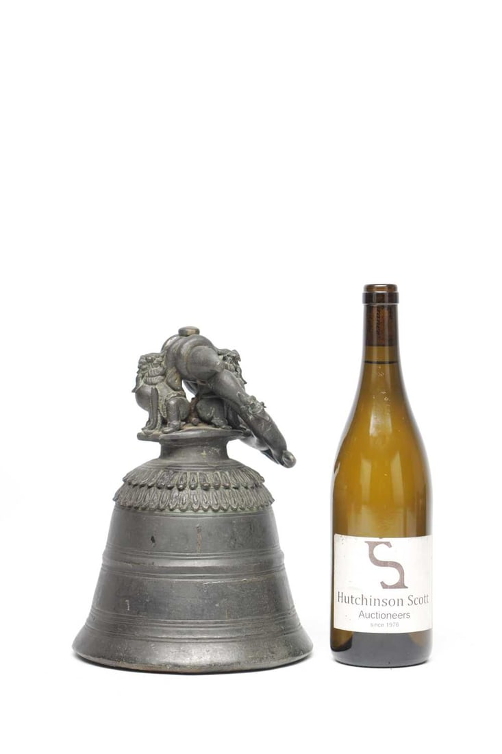 A CHINESE BRONZE BELL WITH ELEPHANT FINIAL - 2