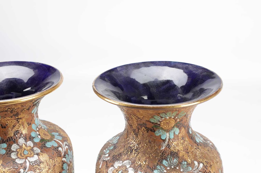 A PAIR OF EARLY 20TH CENTURY ROYAL DOULTON SLATERS STONEWARE VASES - 5