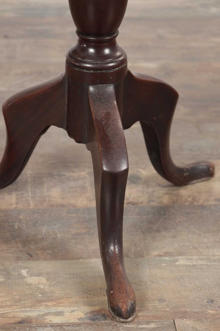 A GEORGE III MAHOGANY TRIPOD TABLE - 3