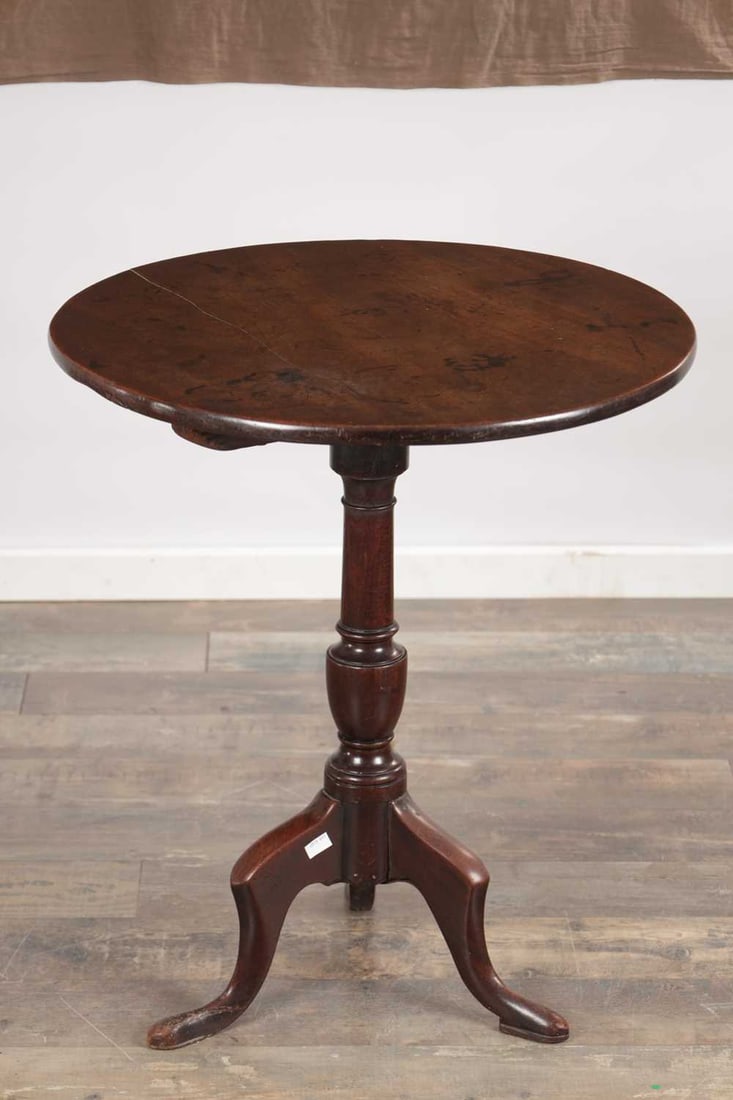 A GEORGE III MAHOGANY TRIPOD TABLE - 5