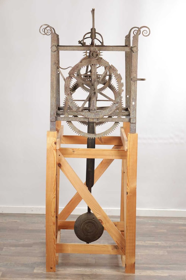 A LARGE 18TH CENTURY STRIKING TURRET CLOCK - 2