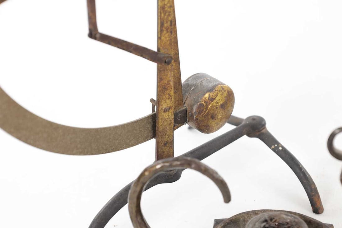 A COLLECTION OF LATE 19TH AND EARLY 20TH CENTURY METALWARE ITEMS - 3