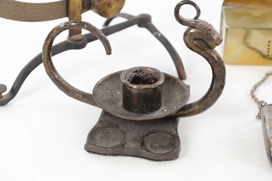 A COLLECTION OF LATE 19TH AND EARLY 20TH CENTURY METALWARE ITEMS - 4