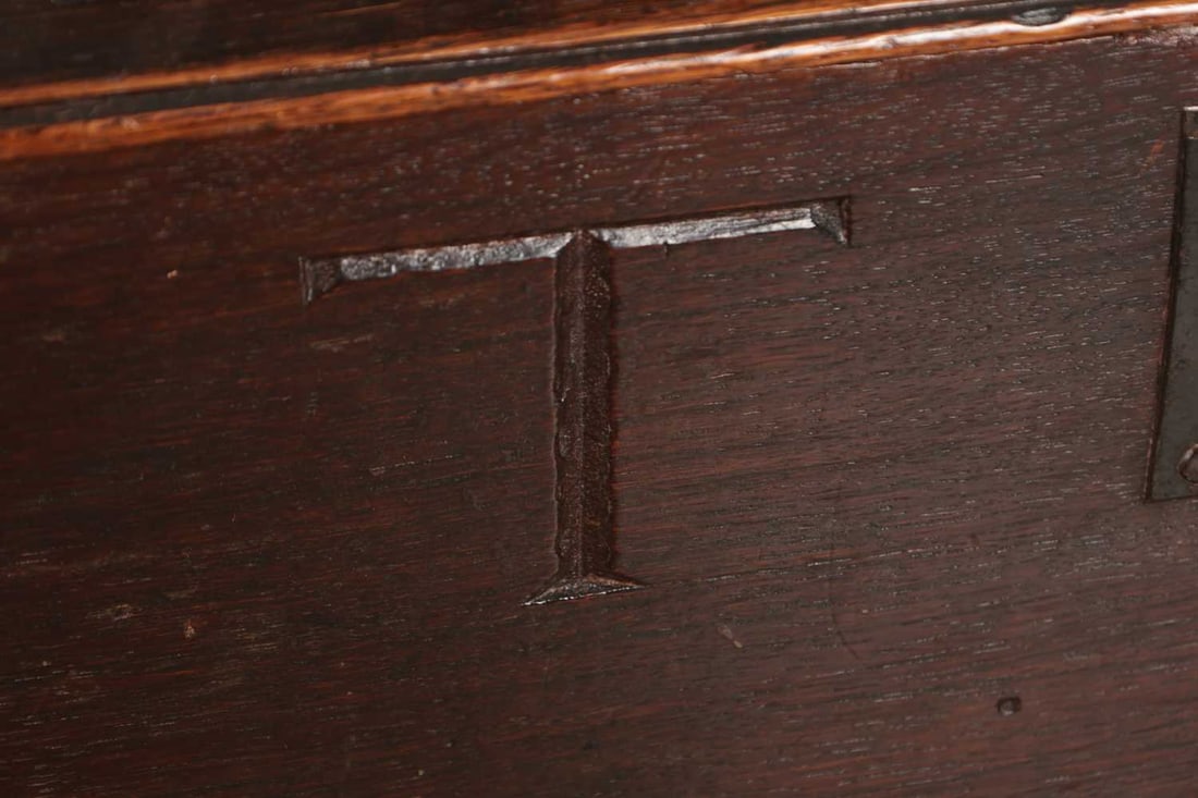 AN 18TH CENTURY OAK BIBLE BOX INITIALLED T.B. - 4