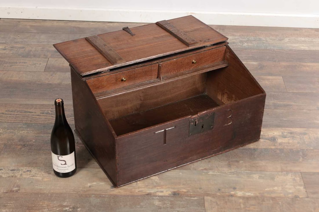AN 18TH CENTURY OAK BIBLE BOX INITIALLED T.B. - 6