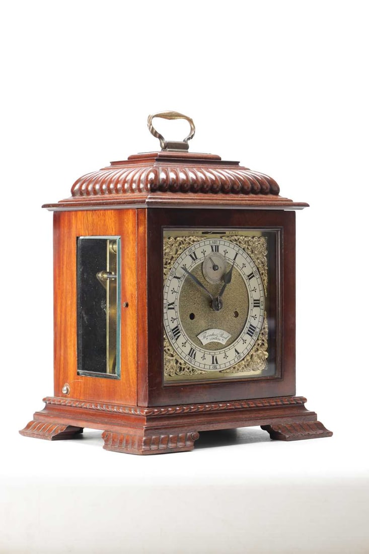 THWAITES & REED, LONDON. AN EARLY 20TH CENTURY MAHOGANY DOUBLE FUSEE BRACKET CLOCK - 3