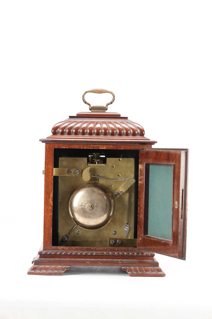 THWAITES & REED, LONDON. AN EARLY 20TH CENTURY MAHOGANY DOUBLE FUSEE BRACKET CLOCK - 6
