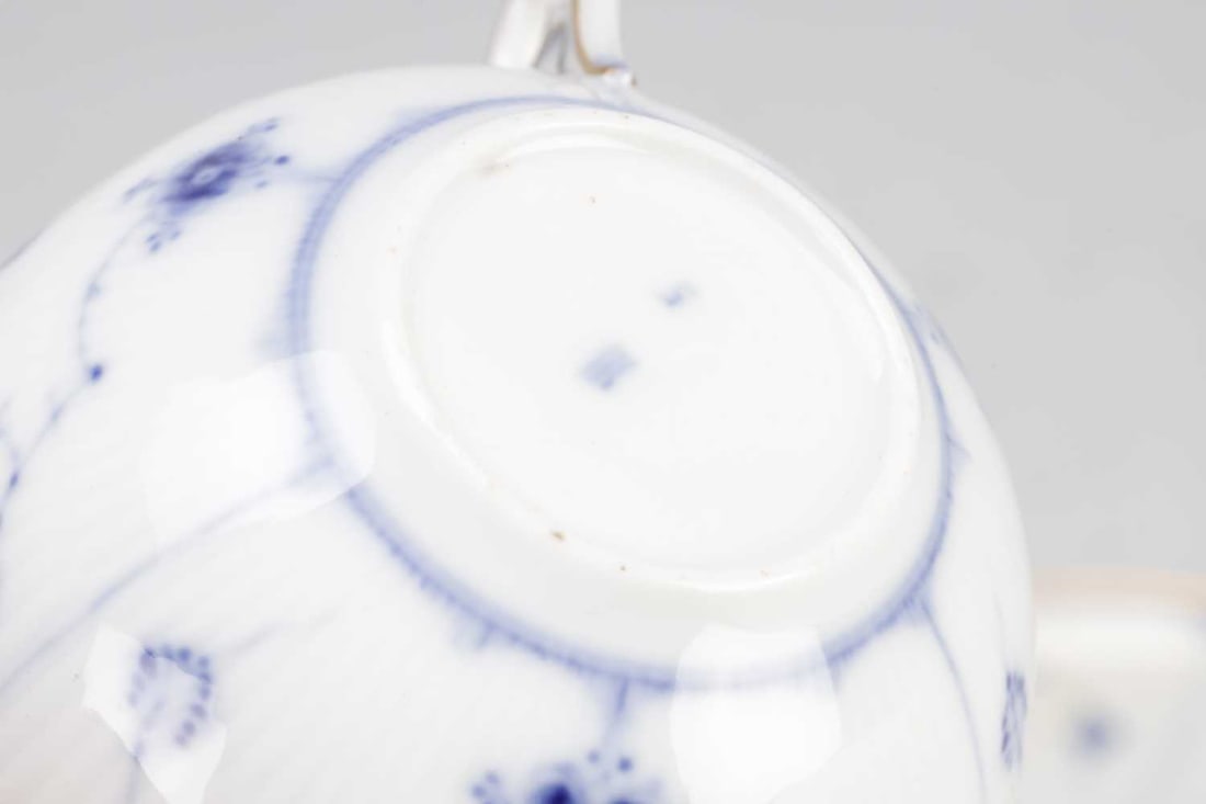 A COLLECTION OF 19TH CENTURY ENGLISH CERAMICS - 3