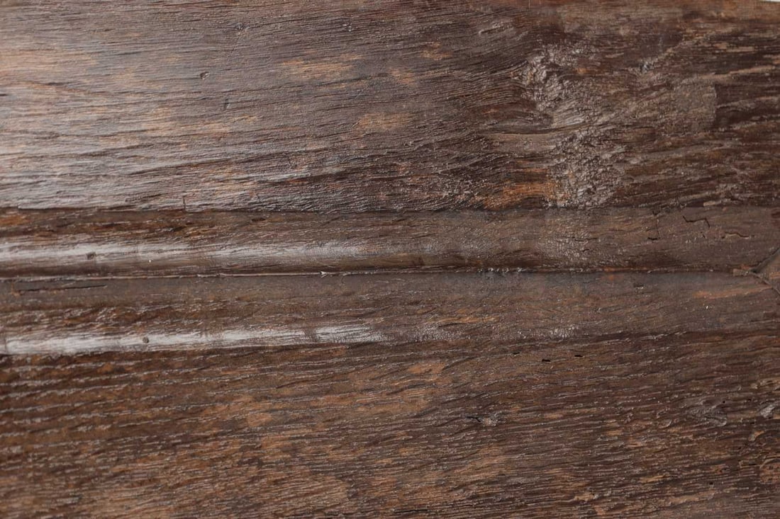 A PAIR OF 16TH CENTURY OAK LINENFOLD CARVED PANELS - 2