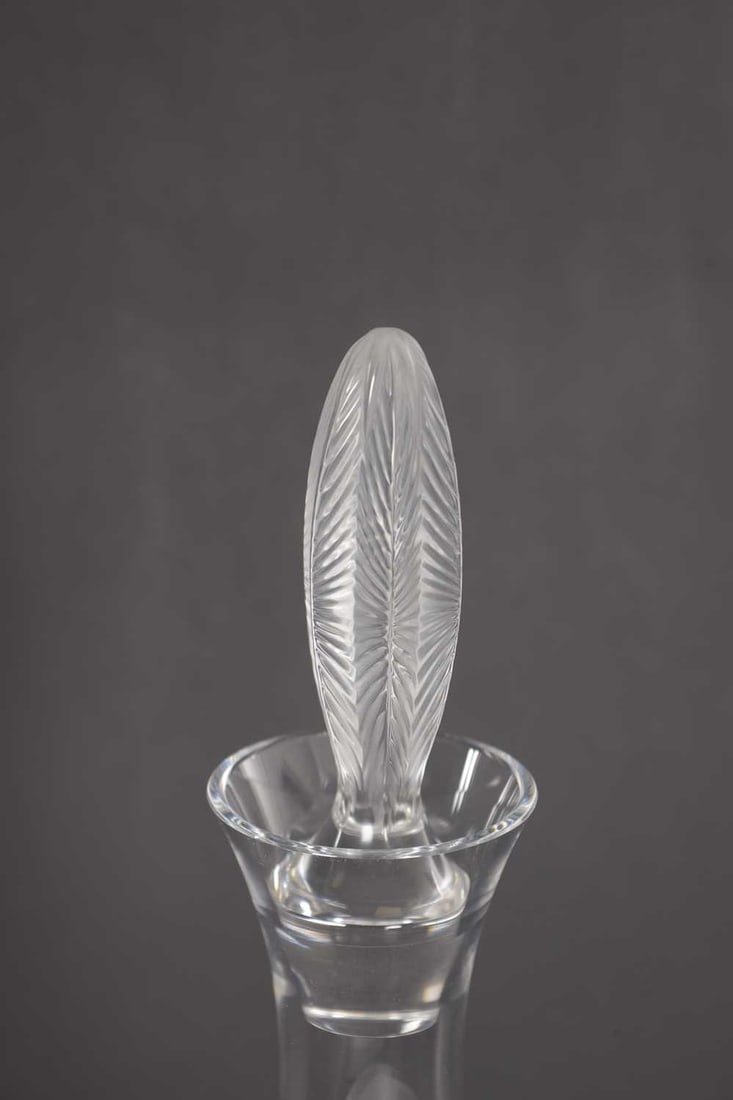 A LALIQUE CLEAR AND FROSTED CRYSTAL 'DIAMANT' DECANTER WITH LEAF STOPPER - 2