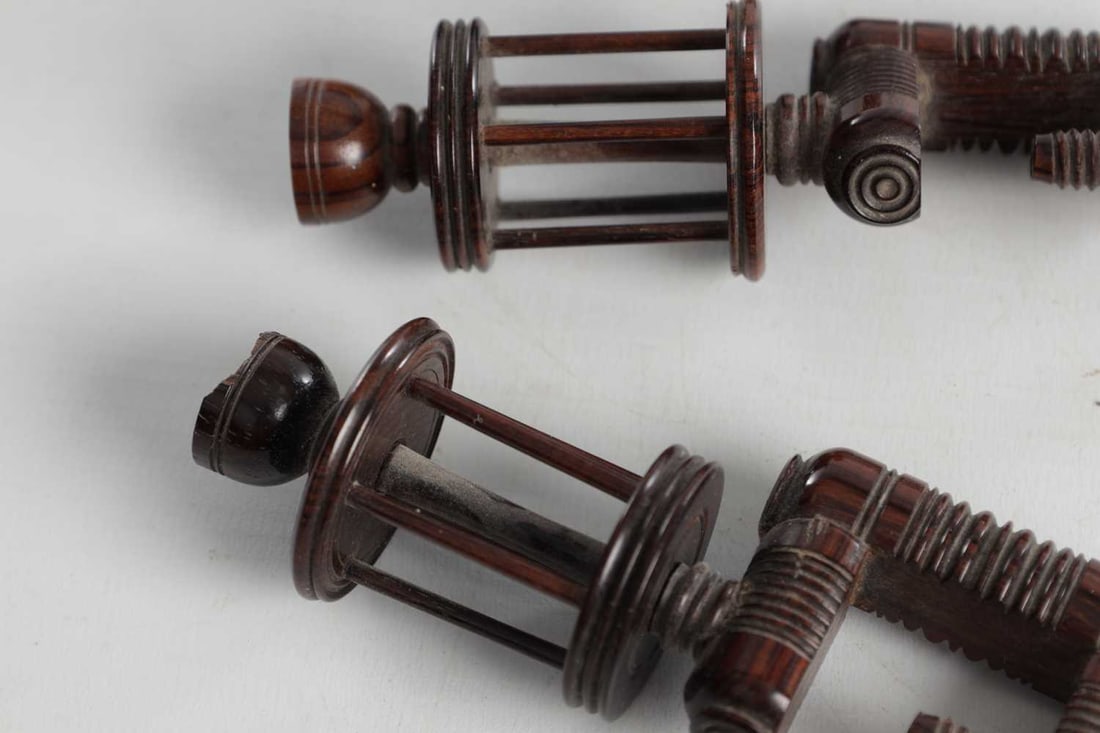 A COLLECTION OF 19TH CENTURY WOODEN SEWING TOOLS - 7