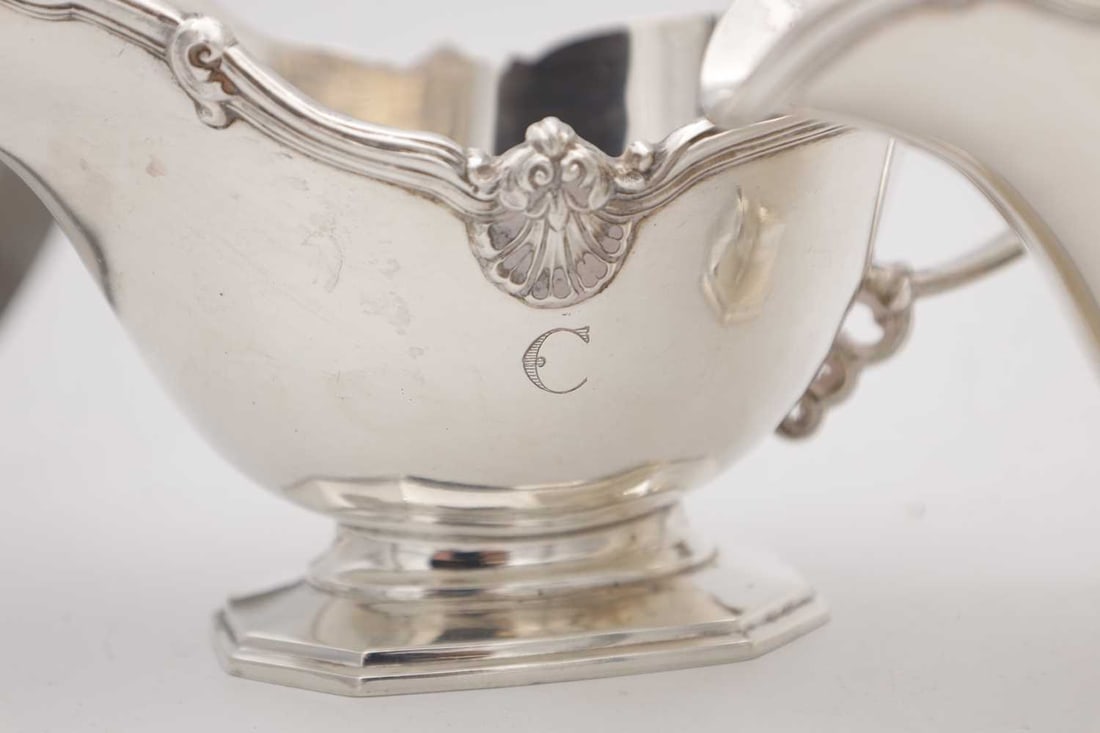 A SET OF FOUR MID 20TH CENTURY ENGLISH SILVER SAUCE BOATS BY MAPPIN AND WEBB - 2