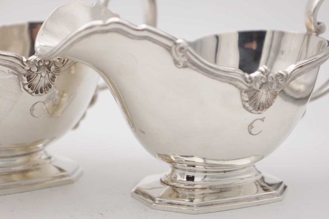 A SET OF FOUR MID 20TH CENTURY ENGLISH SILVER SAUCE BOATS BY MAPPIN AND WEBB - 5