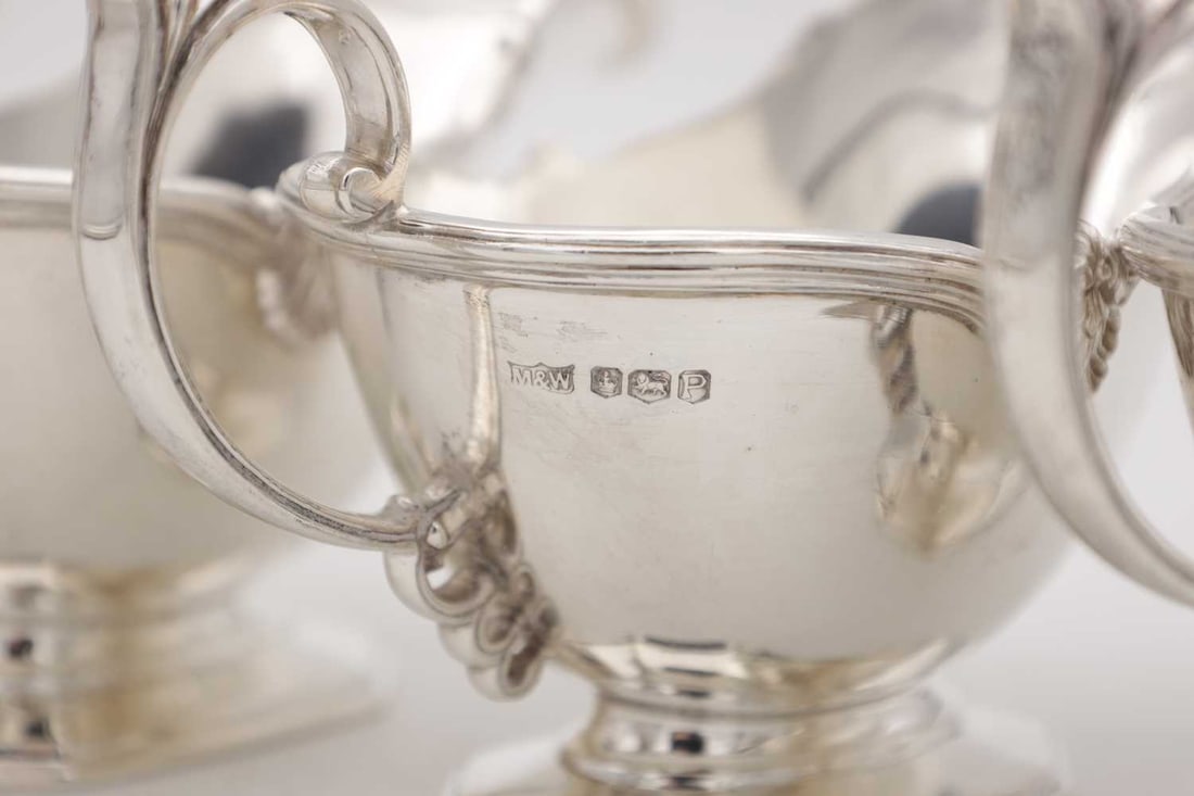 A SET OF FOUR MID 20TH CENTURY ENGLISH SILVER SAUCE BOATS BY MAPPIN AND WEBB - 8