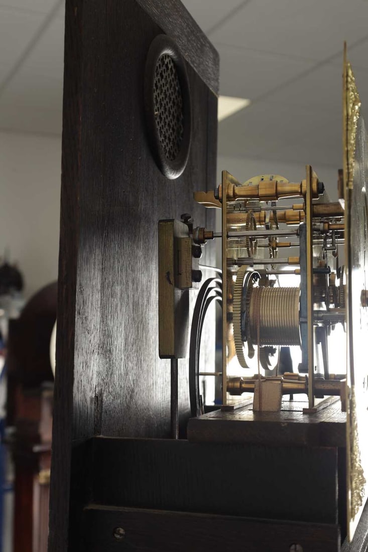 GILBERT AND JOHNSON, CROYDON. AN EDWARDIAN OAK DOMESTIC REGULATOR LONGCASE CLOCK - 7