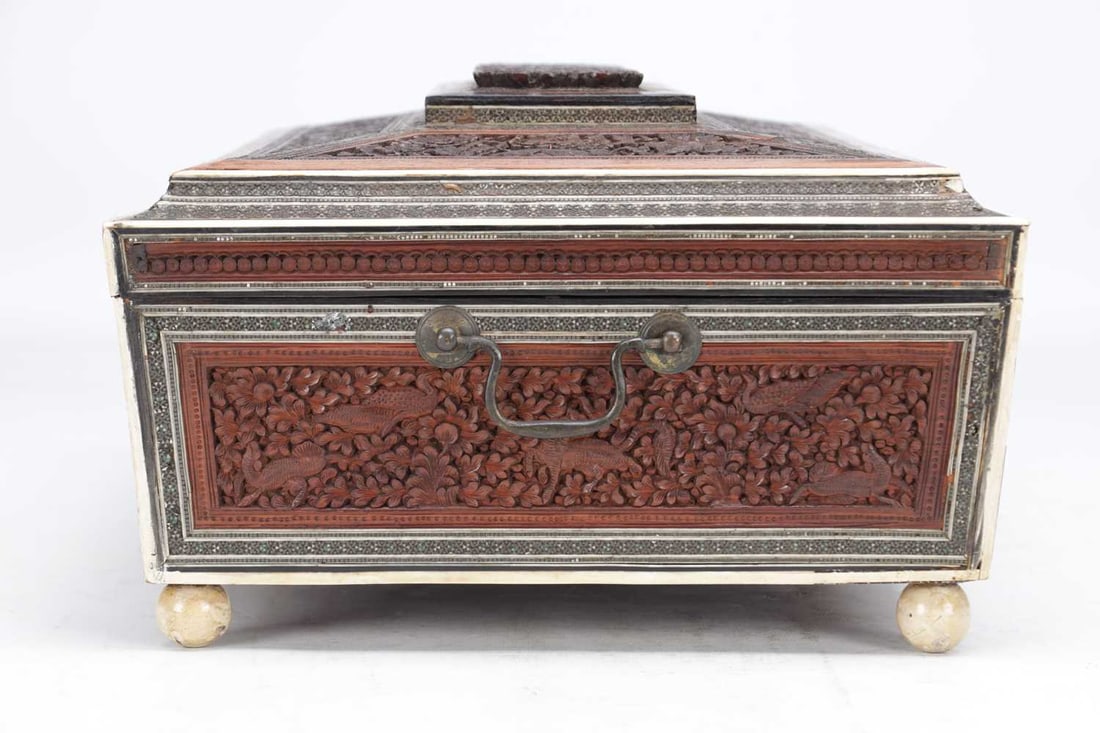 A 19TH CENTURY ANGLO INDIAN SANDALWOOD AND IVORY WORK BOX - 7