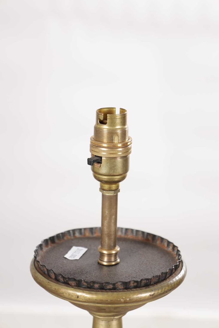A PAIR OF LARGE BRASS CANDLESTICKS ON PAW FEET - 3