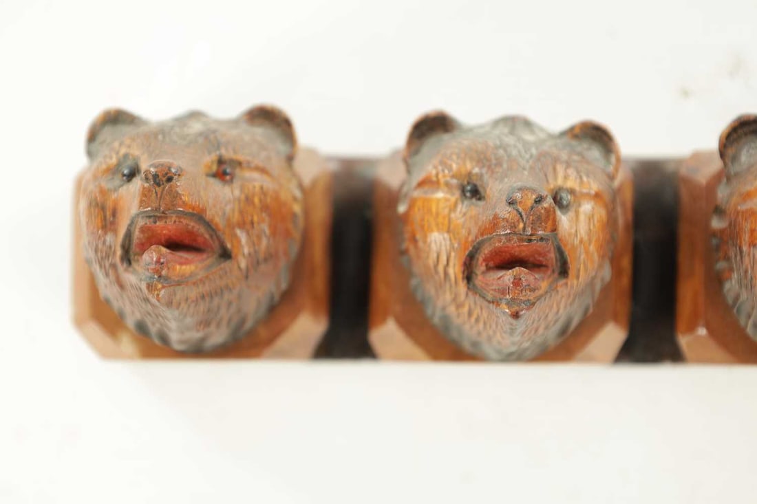 A 19TH CENTURY BLACK FOREST BEAR PIPE RACK - 3