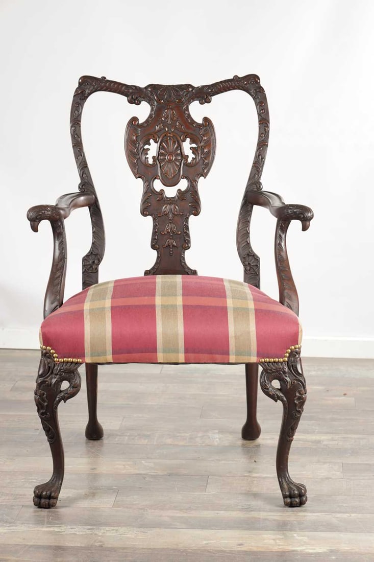 AN 18TH CENTURY STYLE MAHOGANY ARMCHAIR - 2