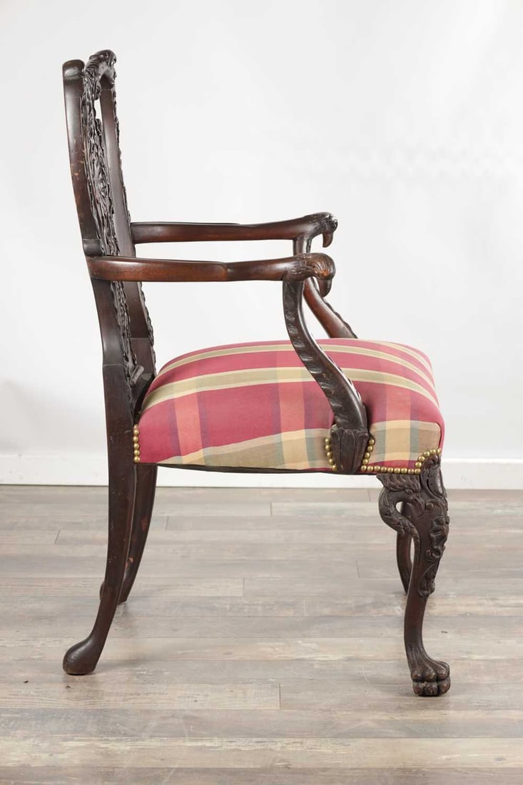 AN 18TH CENTURY STYLE MAHOGANY ARMCHAIR - 7