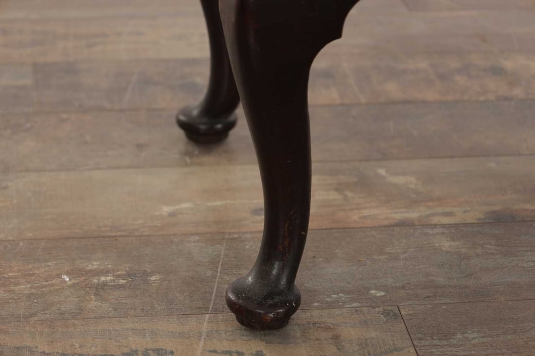 AN 18TH CENTURY WALNUT DRESSING STOOL - 3