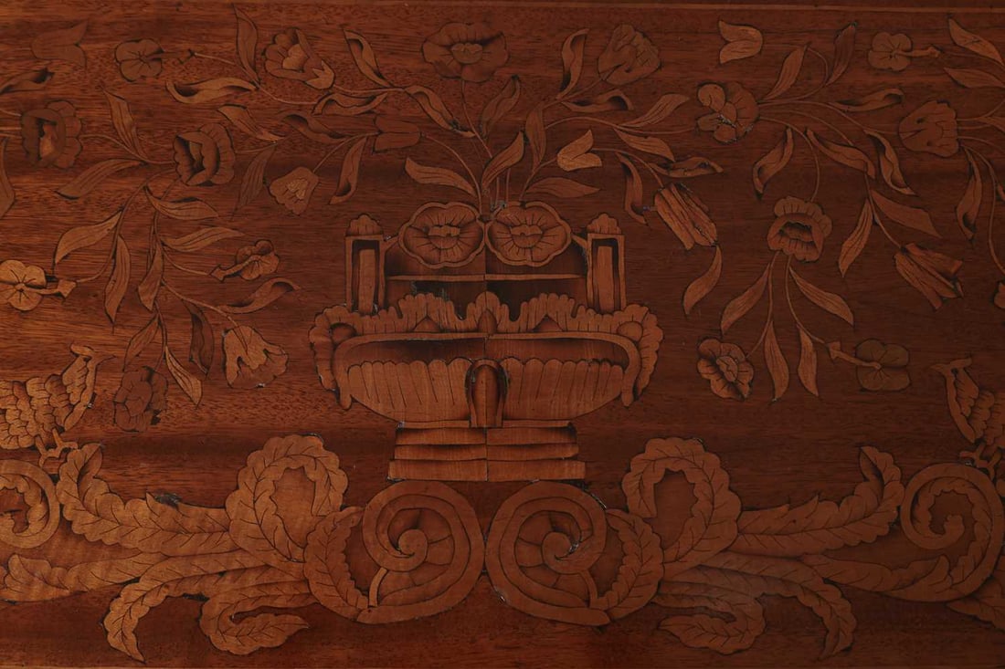 AN 18TH CENTURY DUTCH MARQUETRY SIDE TABLE - 3