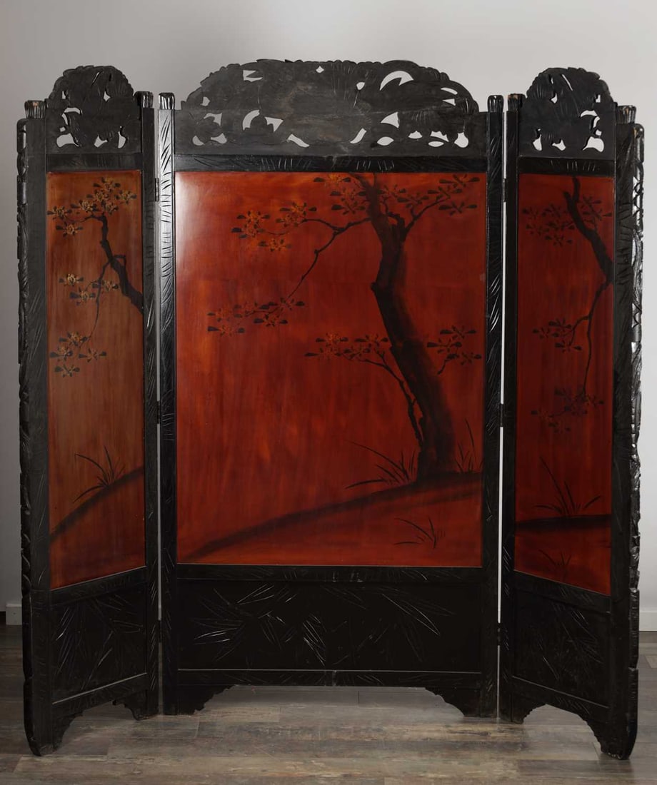 A 19TH CENTURY INDIAN EBONISED AND MOTHER OF PEARL INLAID THREE-FOLD SCREEN - 2