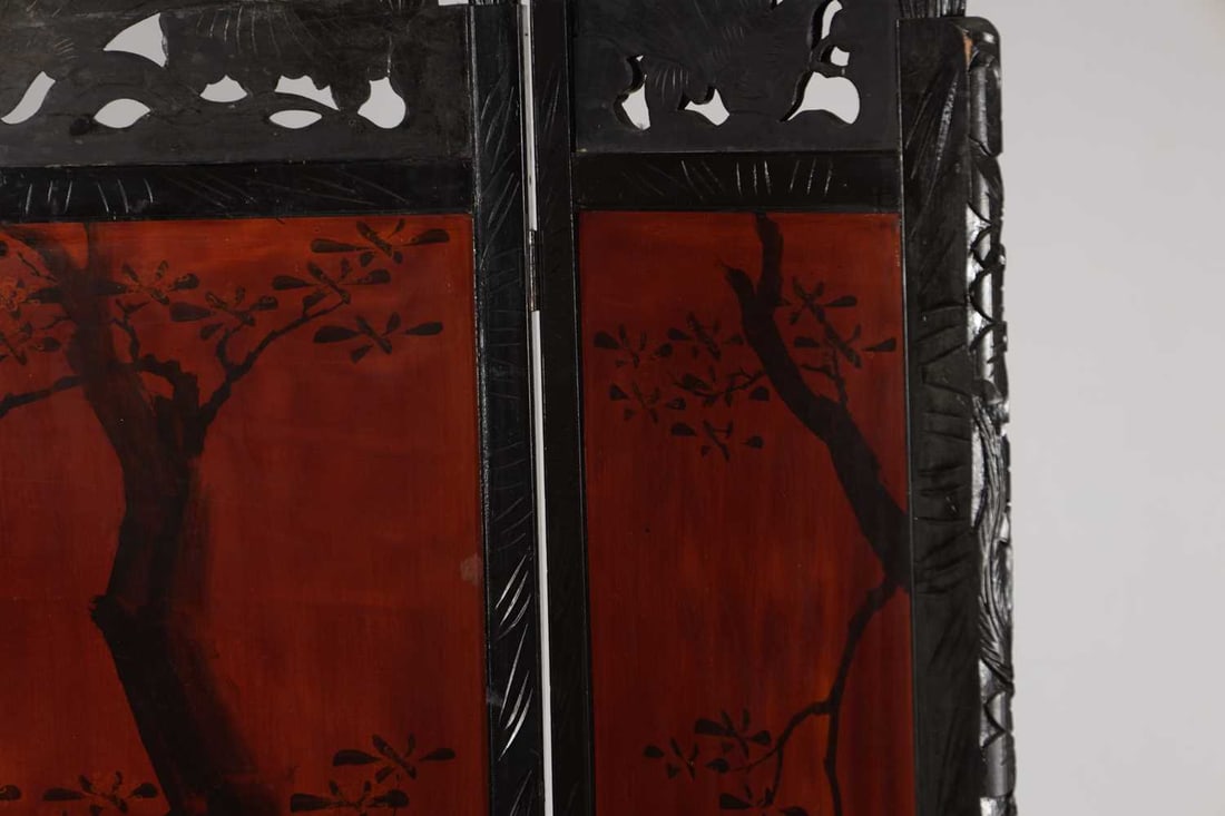 A 19TH CENTURY INDIAN EBONISED AND MOTHER OF PEARL INLAID THREE-FOLD SCREEN - 7