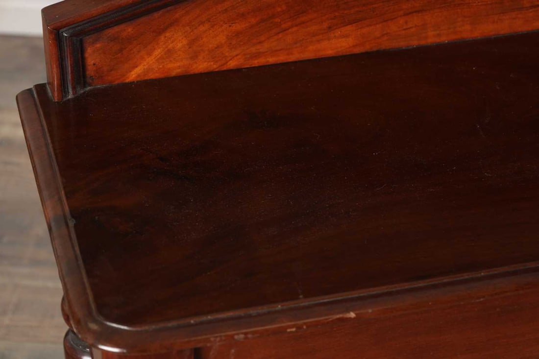A WILLIAM IV MAHOGANY HALL TABLE WITH PEDIMENTED BACK - 2