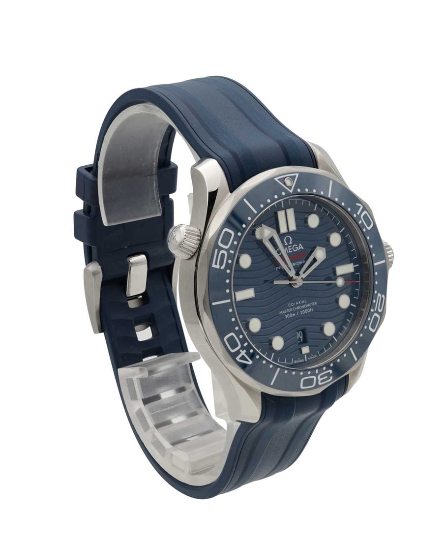 A 2022 GENTLEMAN'S STEEL OMEGA SEAMASTER DIVER 300 CO-AXIAL MASTER CHRONOMETER WRIST WATCH - 2