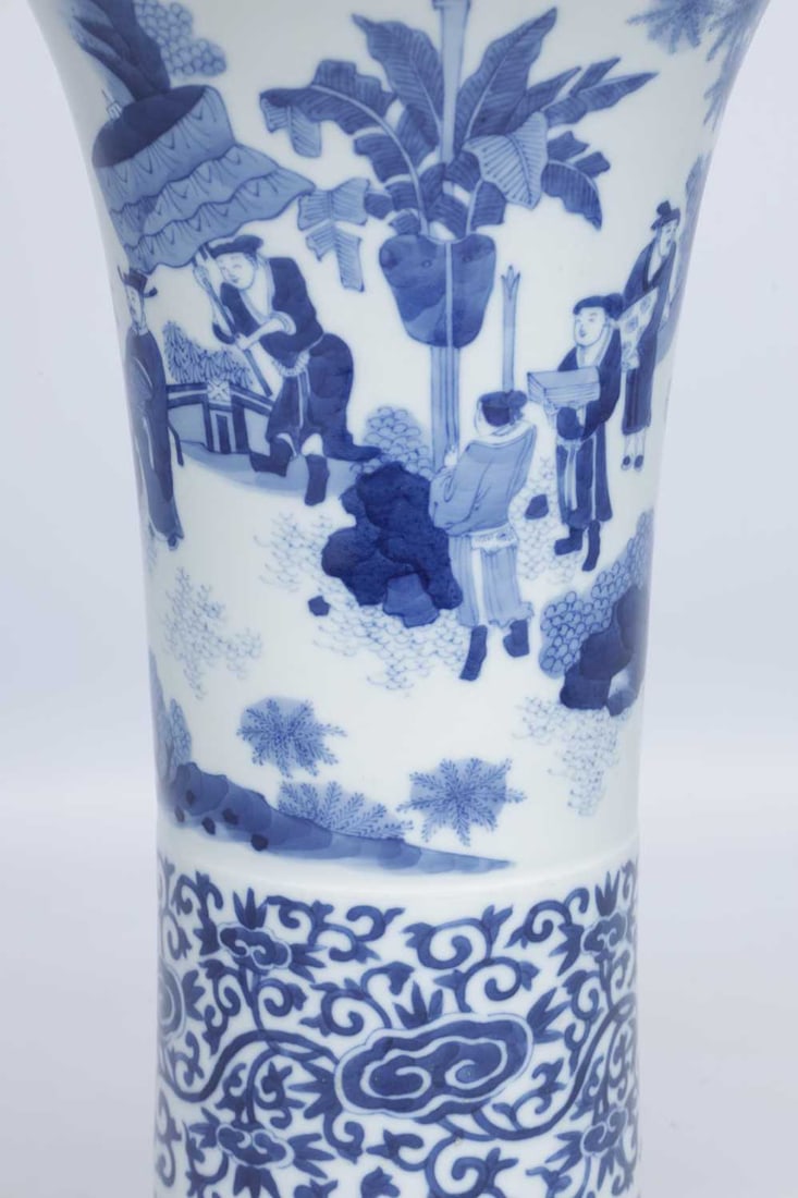 A CHINESE BLUE AND WHITE PORCELAIN GU VASE - 2