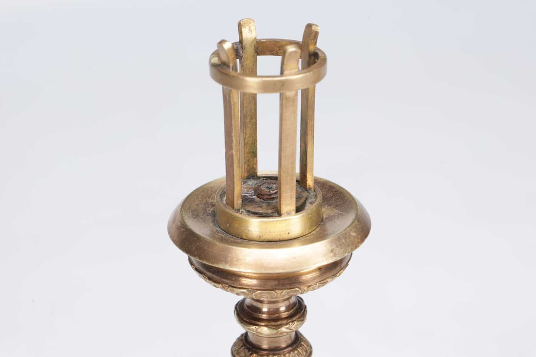 A PAIR OF 19TH CENTURY GILT BRONZE CANDLESTICKS - 3